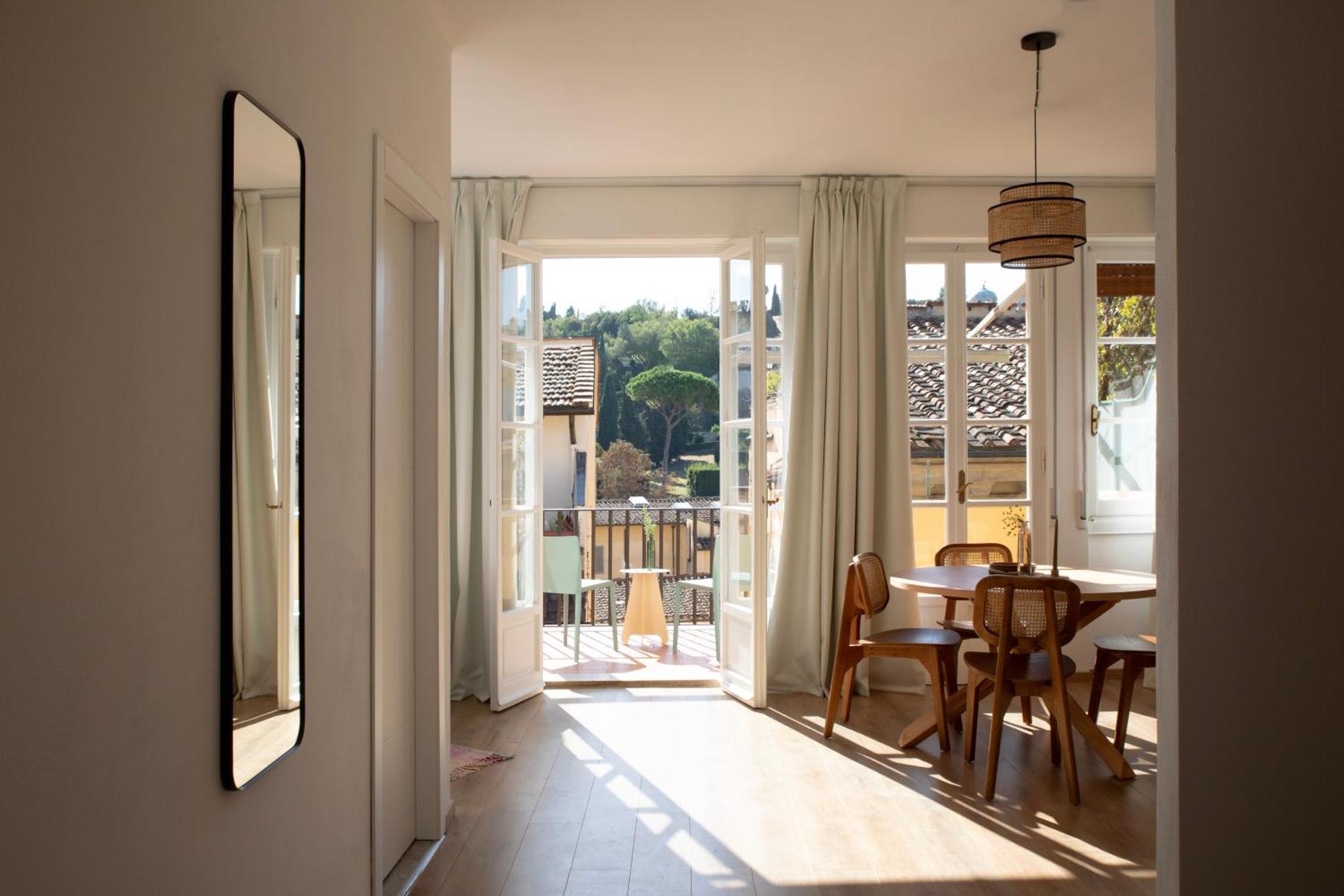 Bob W Ponte Vecchio Apartment Florence Exterior photo