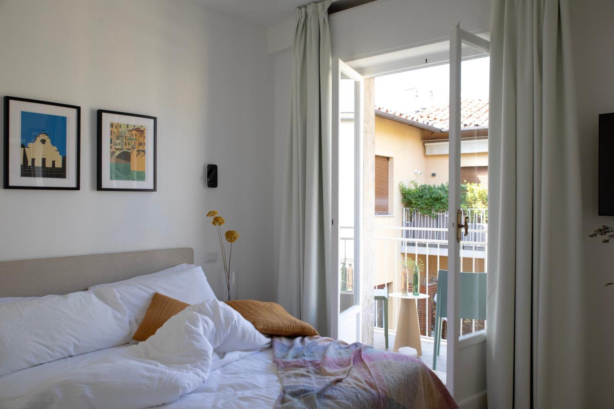 Bob W Ponte Vecchio Apartment Florence Exterior photo