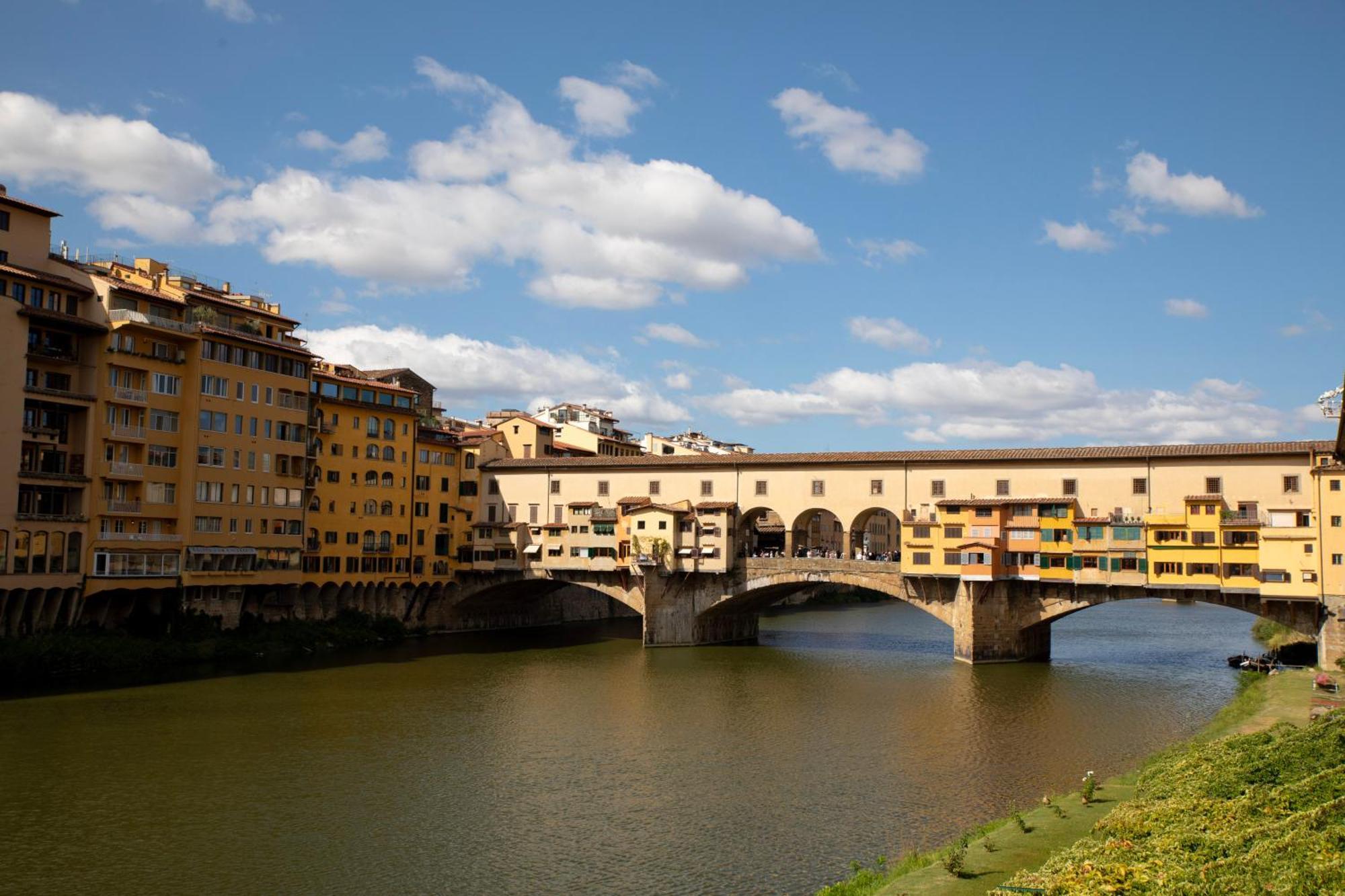 Bob W Ponte Vecchio Apartment Florence Exterior photo