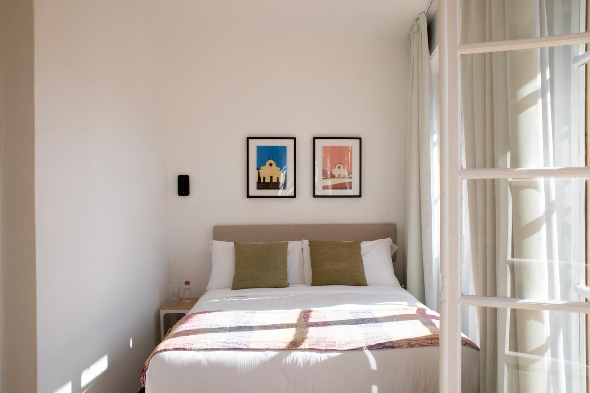 Bob W Ponte Vecchio Apartment Florence Room photo